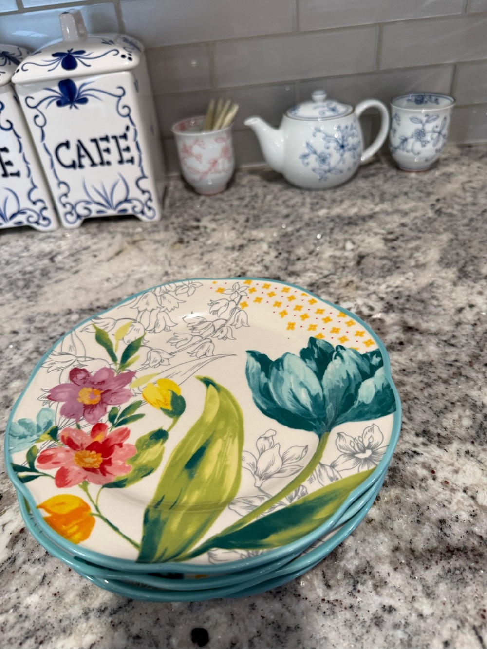 Pioneer Woman Blooming Bouquet 8.25 inch Lot of 4 Scalloped Salad Plates